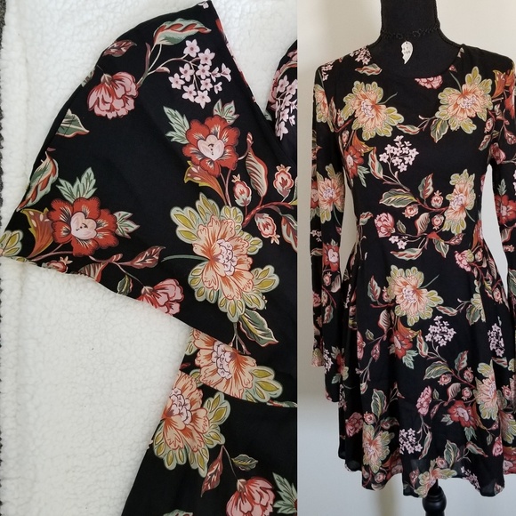 Altar'd State Dresses & Skirts - Altar'd State bell sleeve flair dress